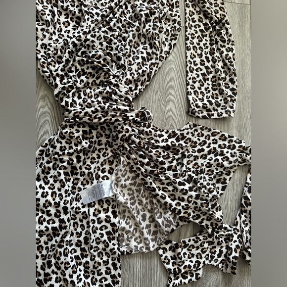 Leopard Wrap Dress - Picture 4 of 16